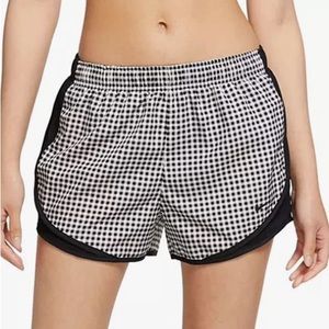 (Brand new) Women's Nike Black/White Dri-Fit Tempo Icon Clash Shorts